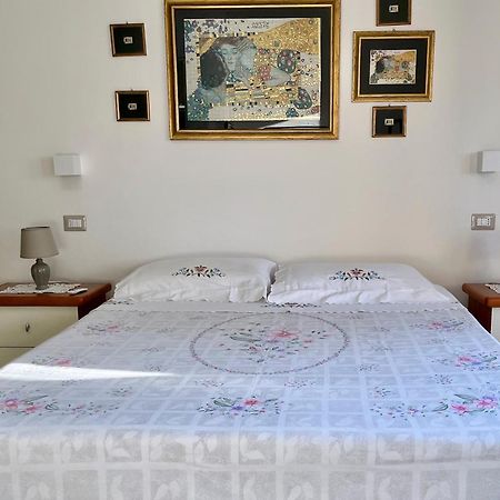 Gocciadoro Guest Apartment Solanas  外观 照片
