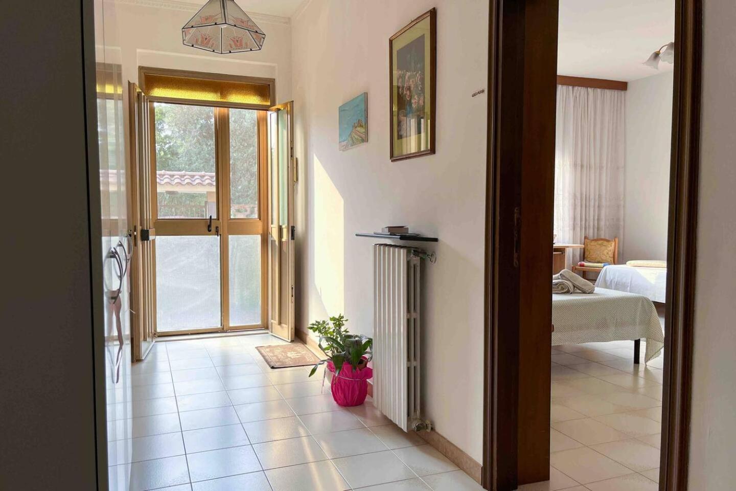 Gocciadoro Guest Apartment Solanas  外观 照片